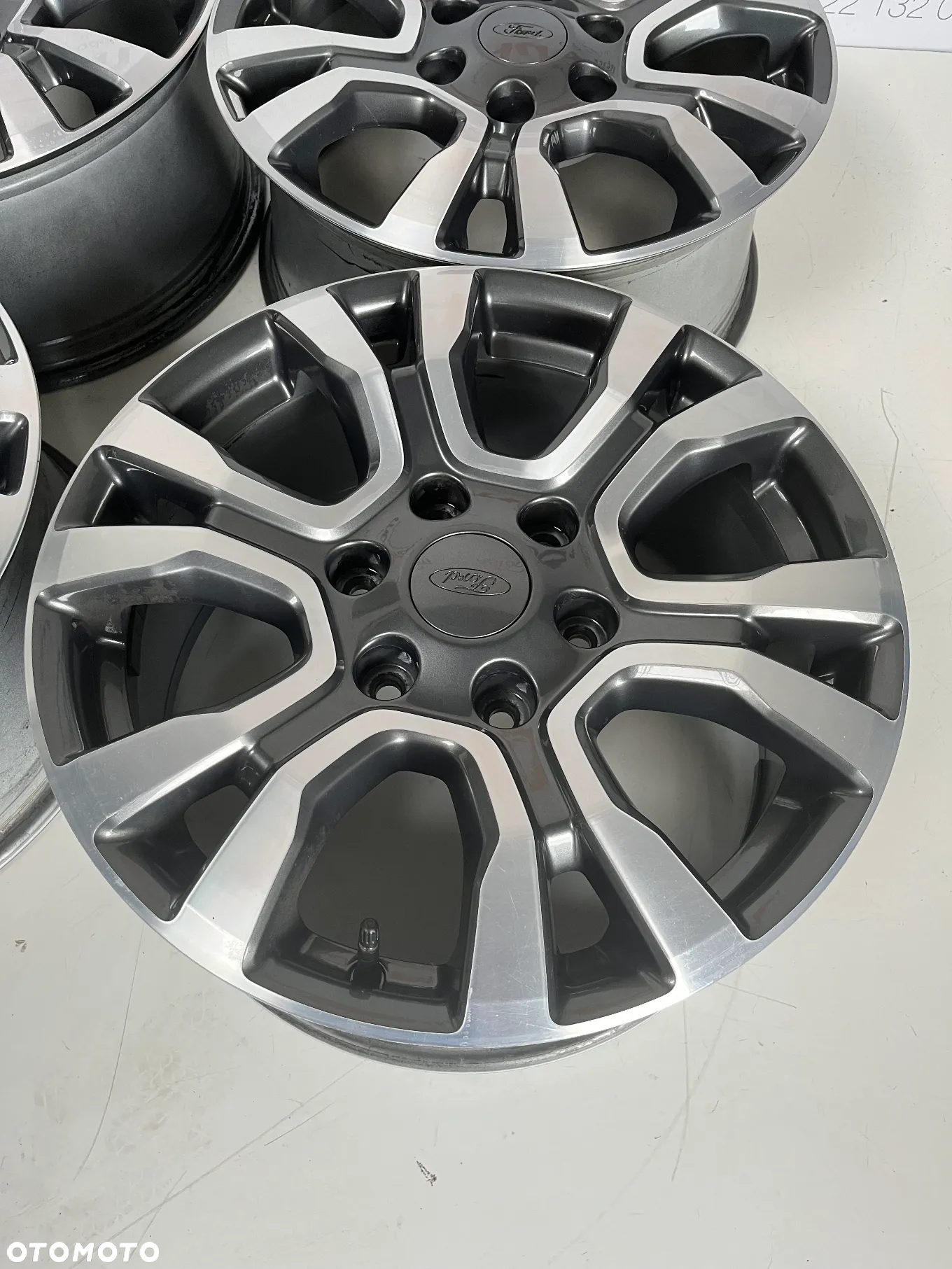 FELGI ALUMINIOWE EB3C-1007-F2A 8J R18  6x139,7 ET55 FORD RANGER DK WILDTRAK - 4