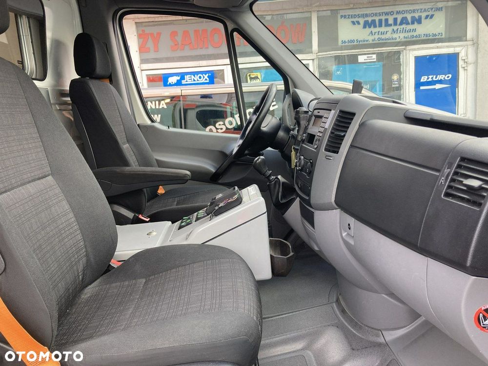 Mercedes-Benz Sprinter - 9