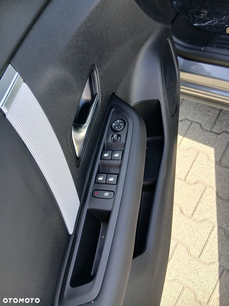 Citroën C4X 1.2 mHEV Max eDCT6 - 6