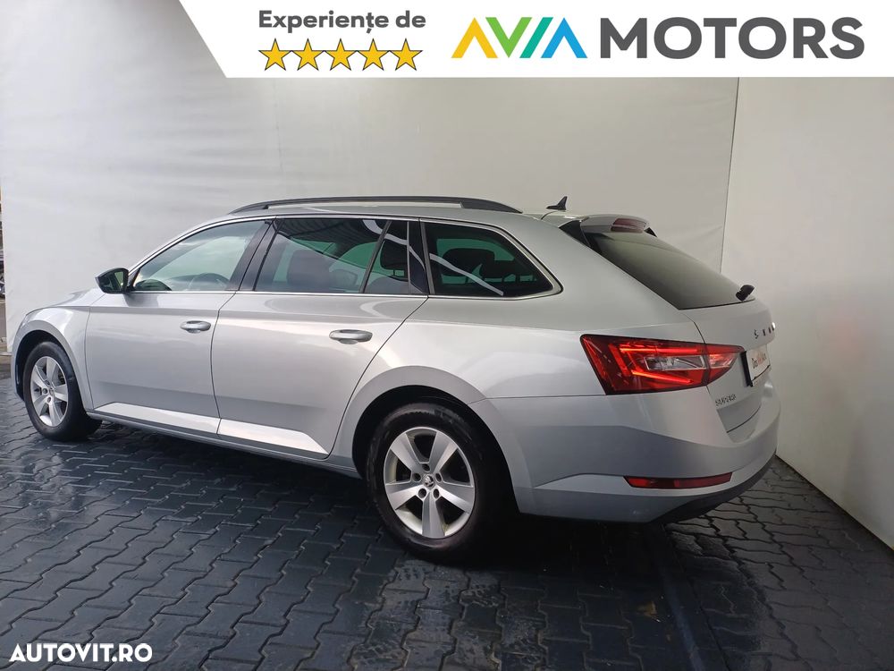 Skoda Superb 2.0 TDI DSG Ambition - 4