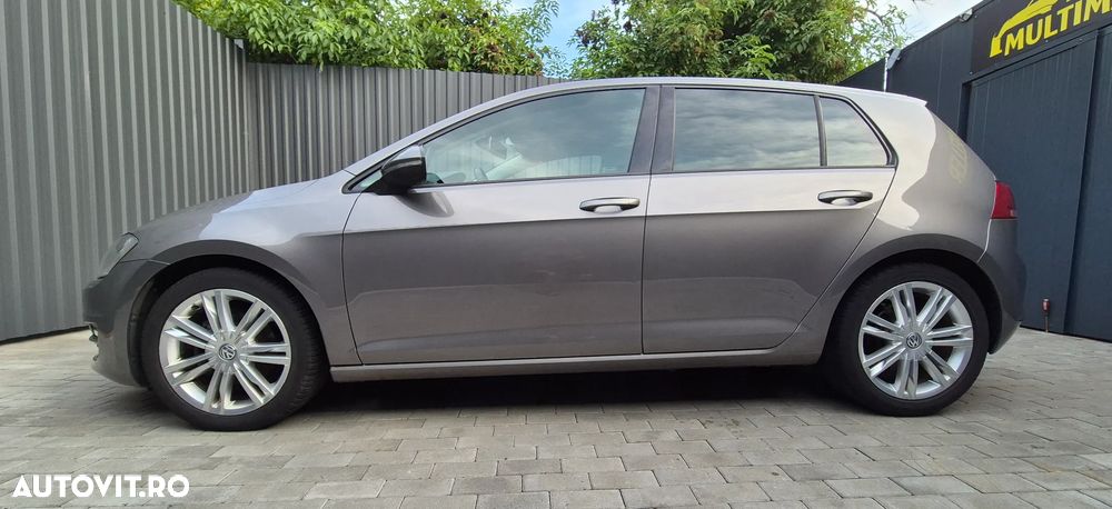Volkswagen Golf 1.6 TDI Highline - 23