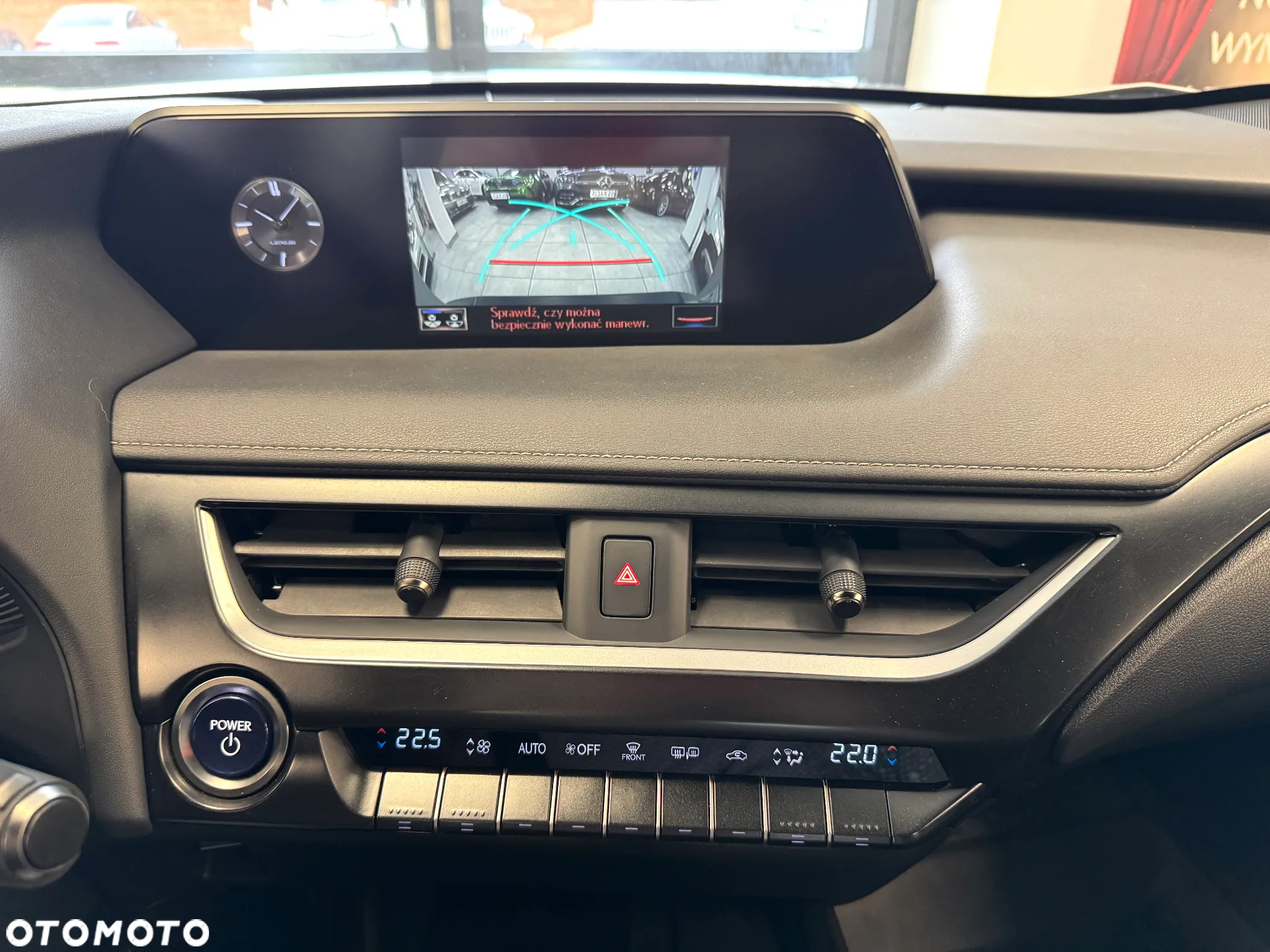 Lexus UX 200 Luxury Line - 17