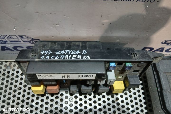 Panou sigurante si relee 13206754 13206754 Opel Zafira B [2005 - 2010 - 2