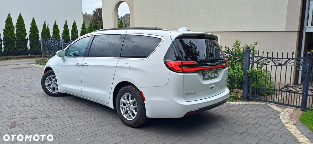 Chrysler Pacifica - 4