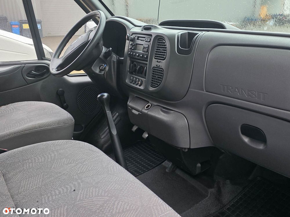 Ford Transit - 21