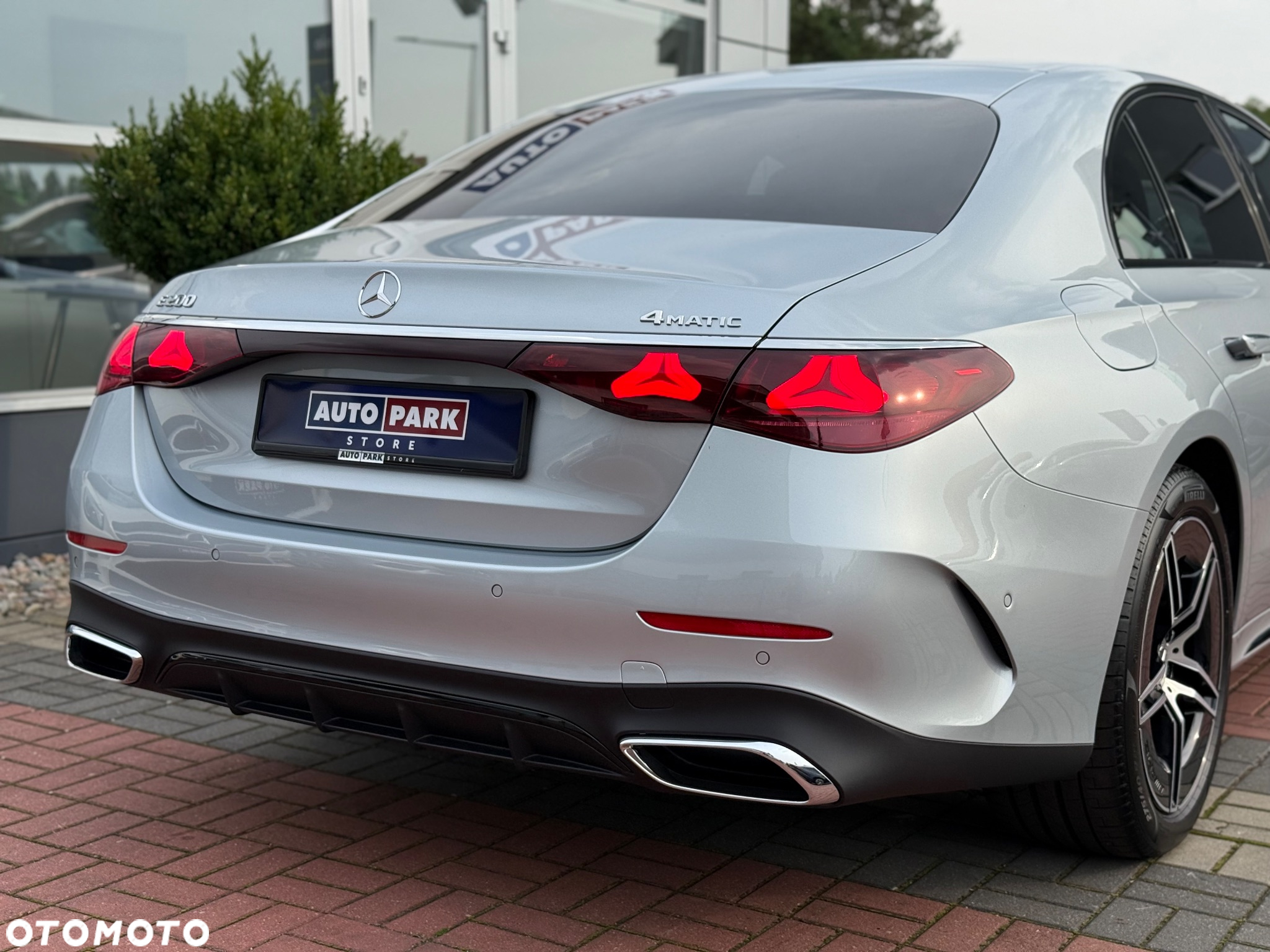 Mercedes-Benz Klasa E 200 mHEV 4-Matic AMG 9G-Tronic - 16
