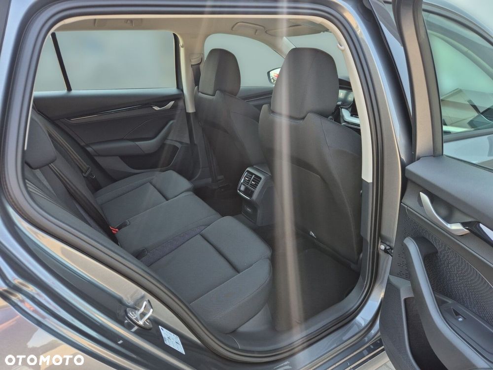 Skoda Octavia 2.0 TDI Edition 130 Essence DSG - 14