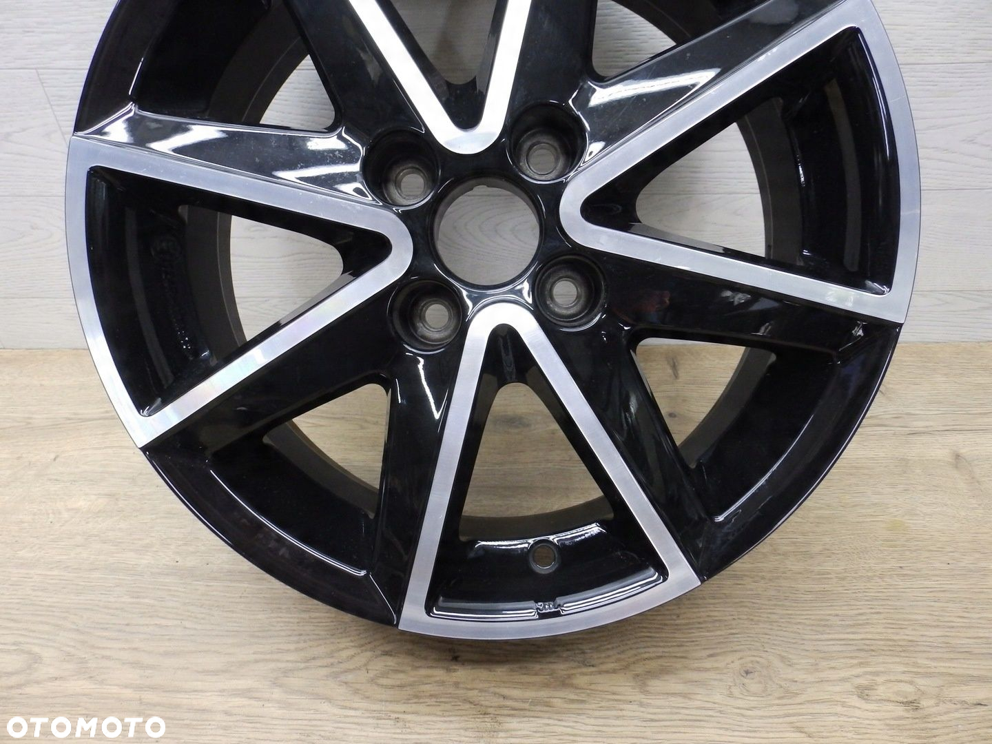 Felga Suzuki 5Jx15FH Et40 4x100 - 4