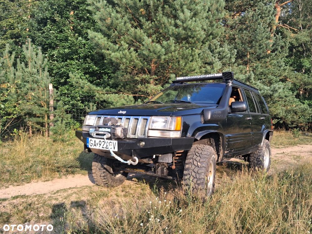 Jeep Cherokee - 1