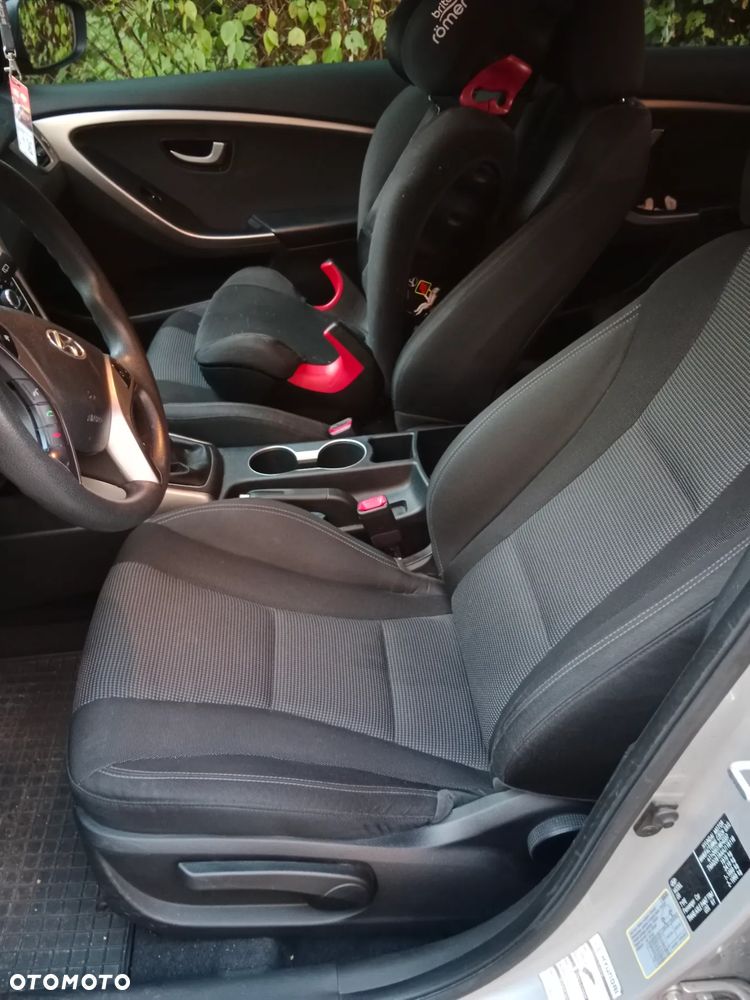 Hyundai i30 1.4 CRDi Classic + - 13