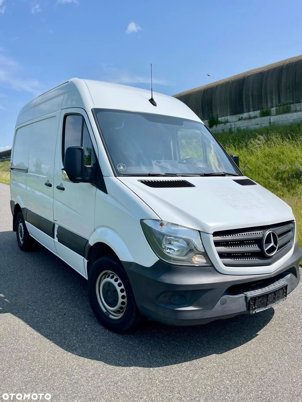 Mercedes-Benz Sprinter - 1