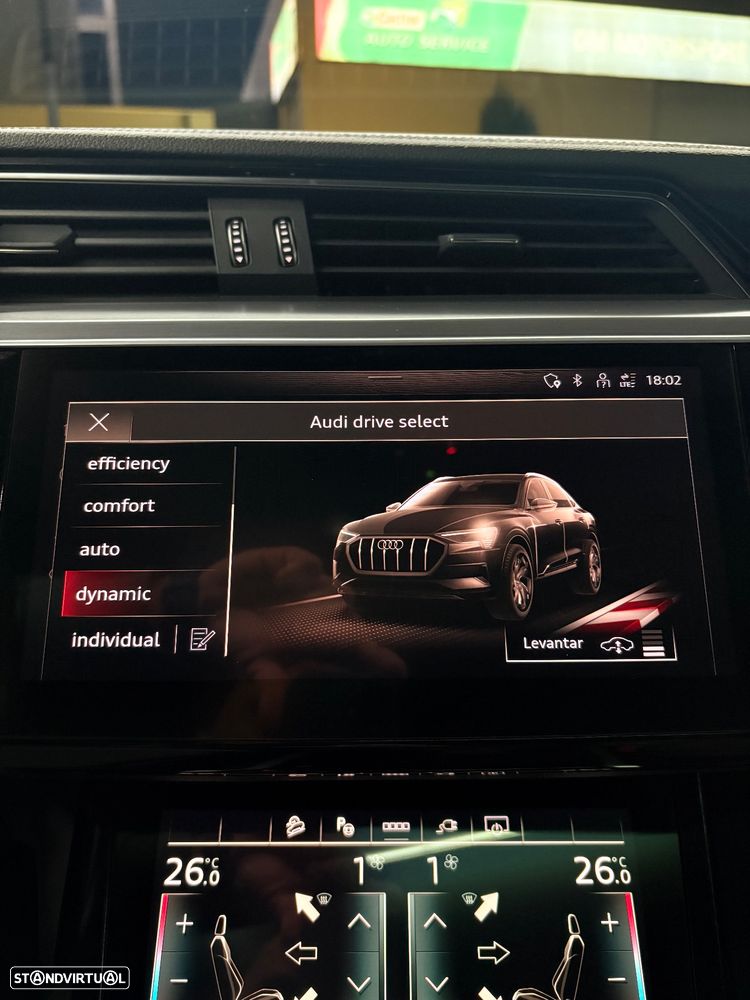 Audi e-tron 55 quattro S line - 7