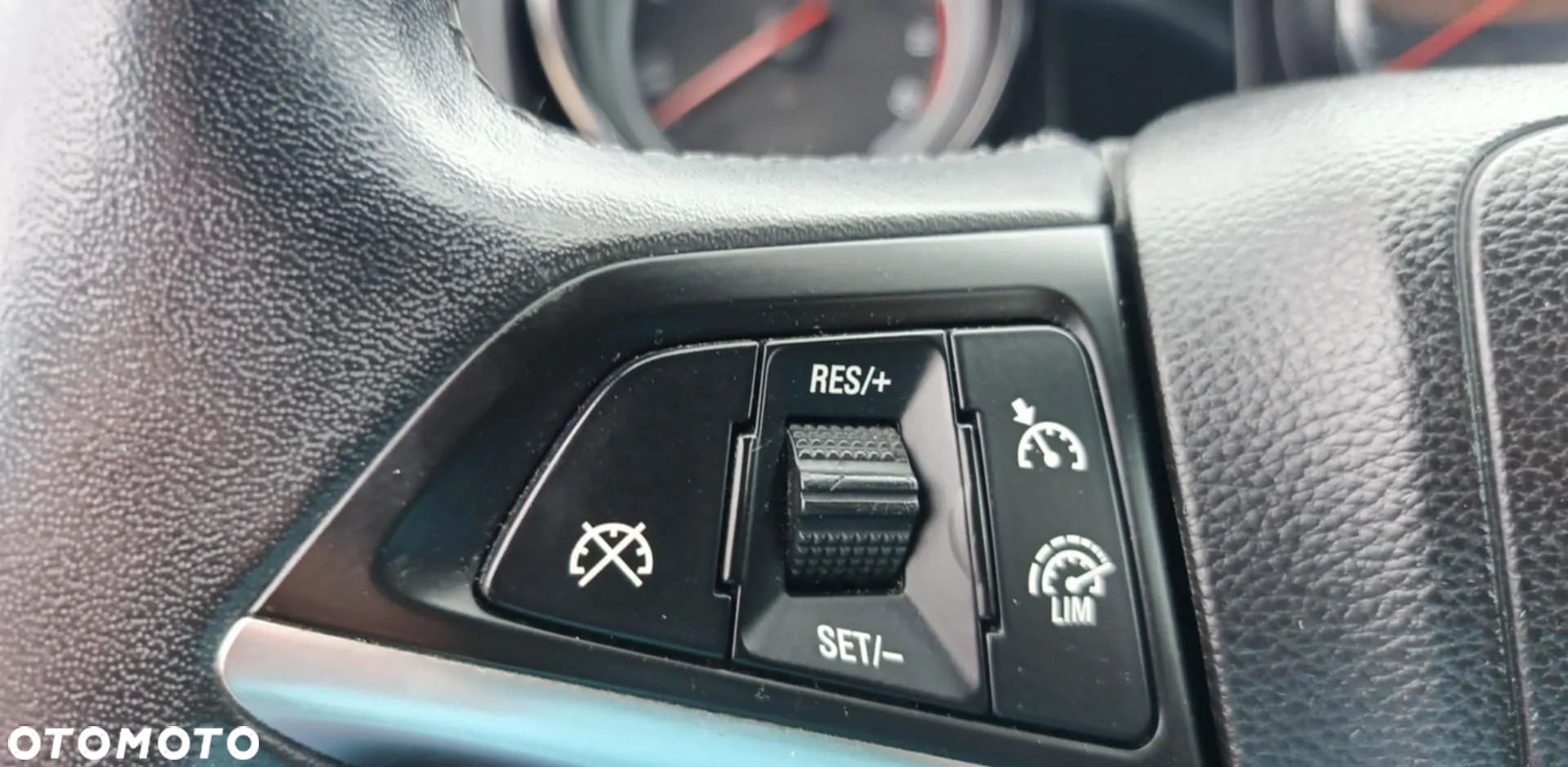 Opel Astra 1.4 Turbo Cosmo - 37