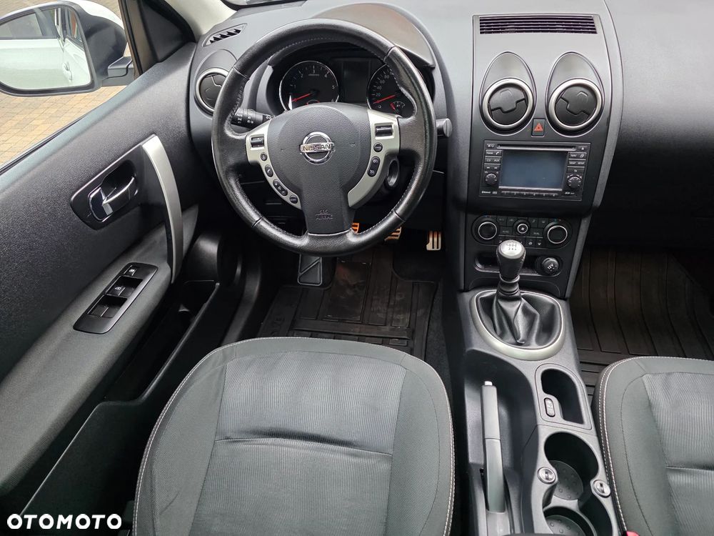 Nissan Qashqai 2.0 dCi DPF tekna - 25