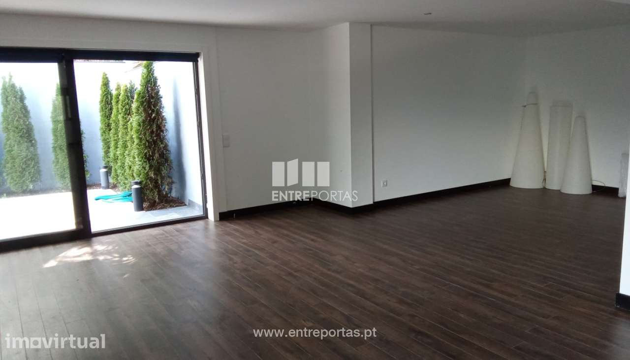 Moradia renovada com terreno para venda, Vilarelho, Caminha - Grande imagem: 2/39