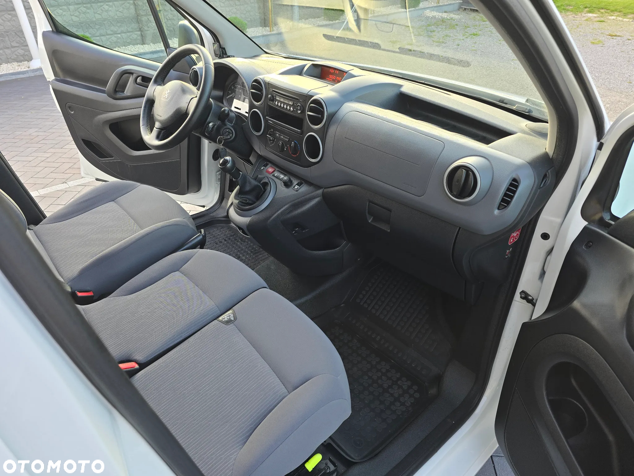 Peugeot PARTNER L1 1.6 HDI 90KM KLIMA LEKTRYKA SALON PL - 37