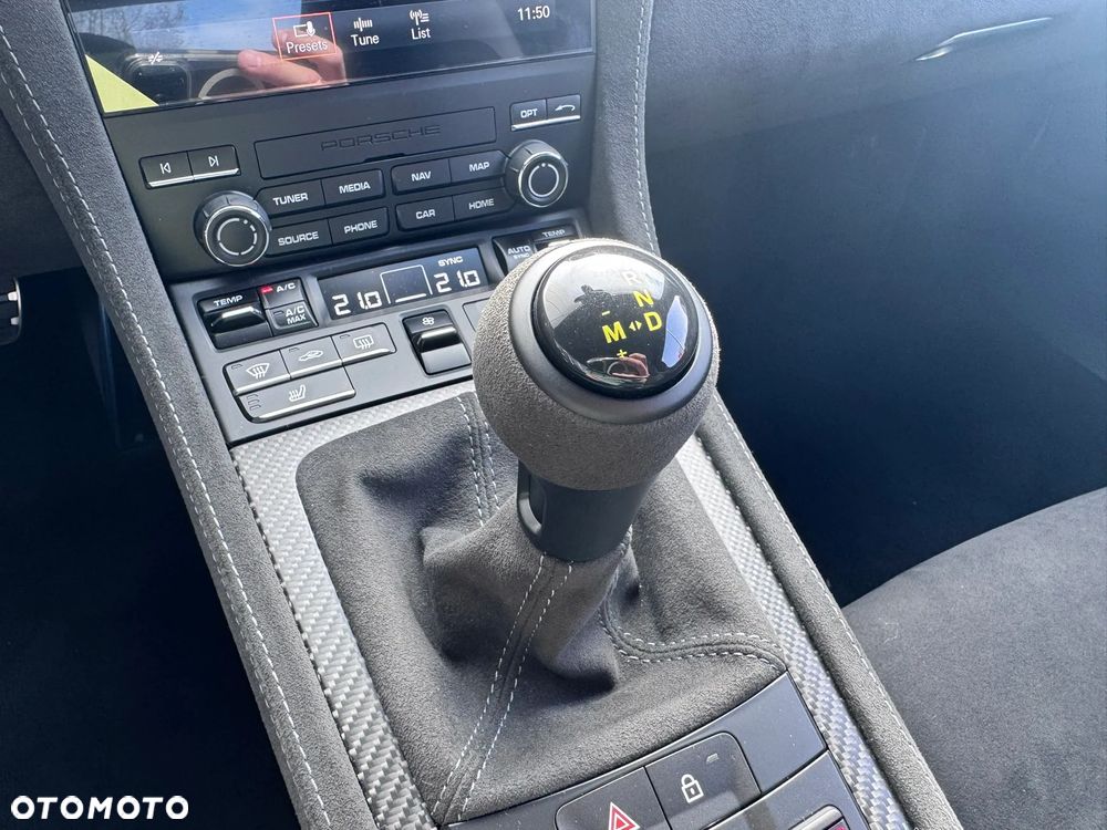 Porsche 718 Spyder - 21