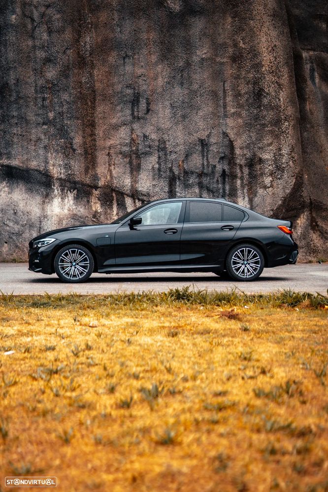 BMW 330 e Pack M Auto - 3