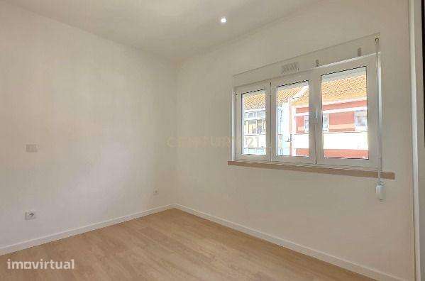 Apartamento T1 Totalmente Remodelado no Centro da Amadora - Grande imagem: 3/8