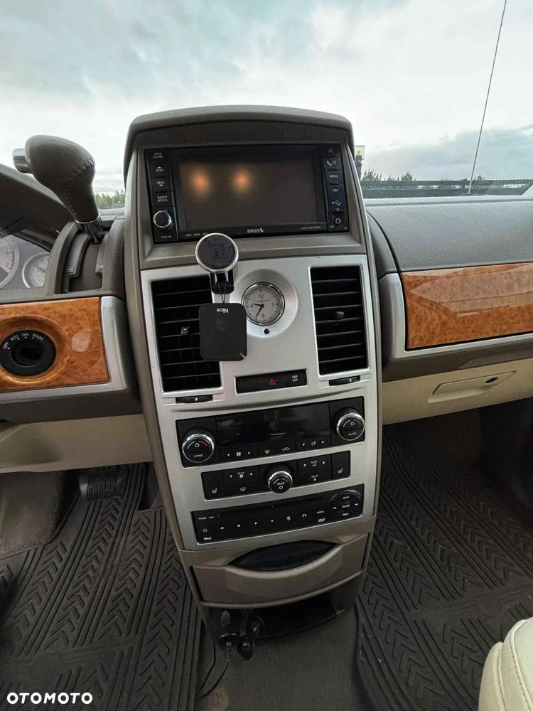 Chrysler Town & Country 4.0 Limited - 13