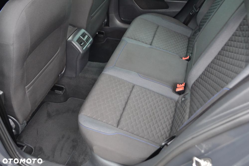 Volkswagen Golf Variant - 21