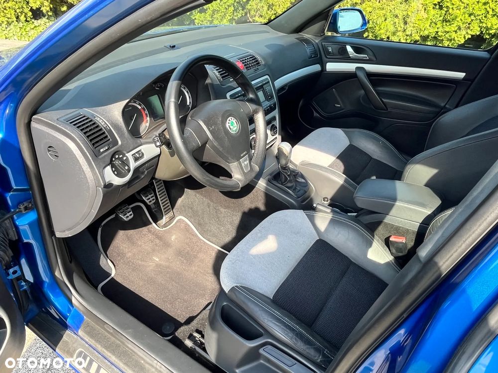 Skoda Octavia 2.0 TDI DPF RS - 20