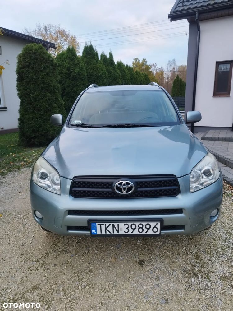 Toyota RAV4 - 1