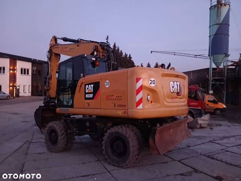 Caterpillar - 4