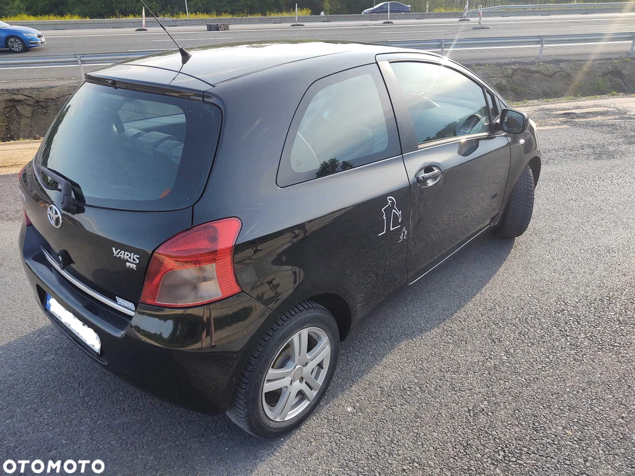 Toyota Yaris 1.3 Sol - 4