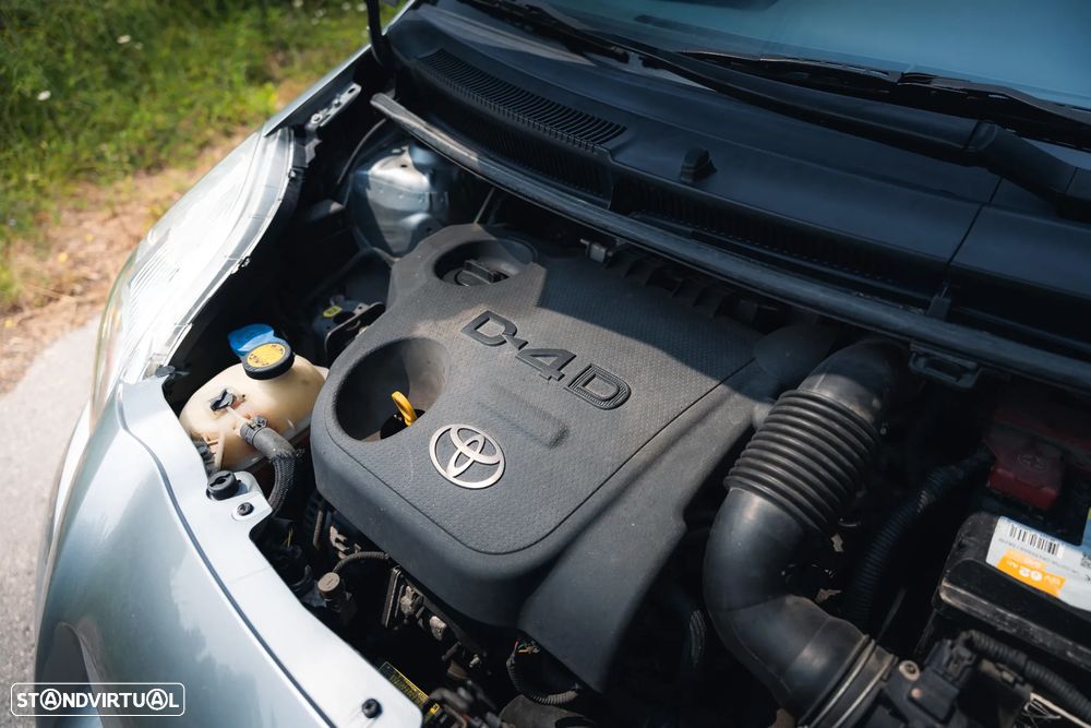 Toyota Yaris 1.4 D-4D Comfort+AC - 11