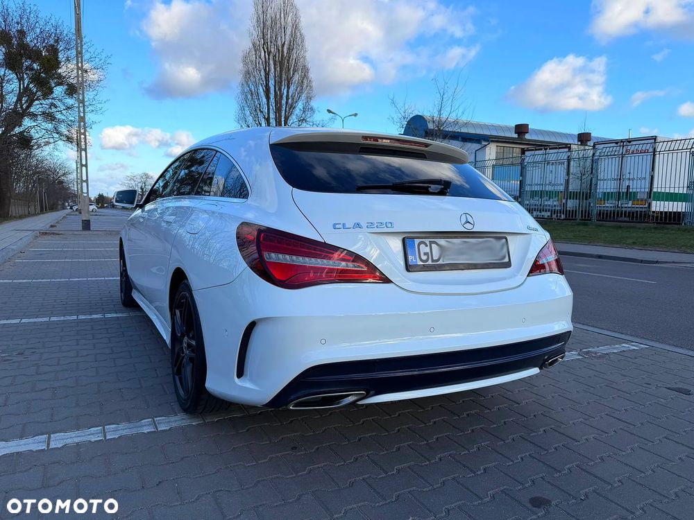 Mercedes-Benz CLA 220 4-Matic AMG Line - 11