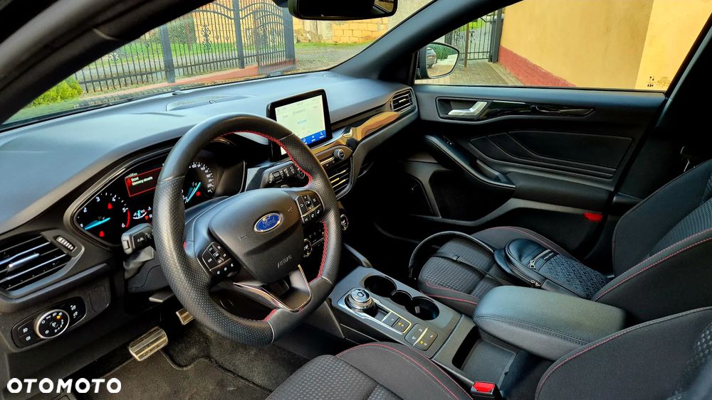 Ford Focus 1.5 EcoBlue Start-Stopp-System ST-LINE - 19