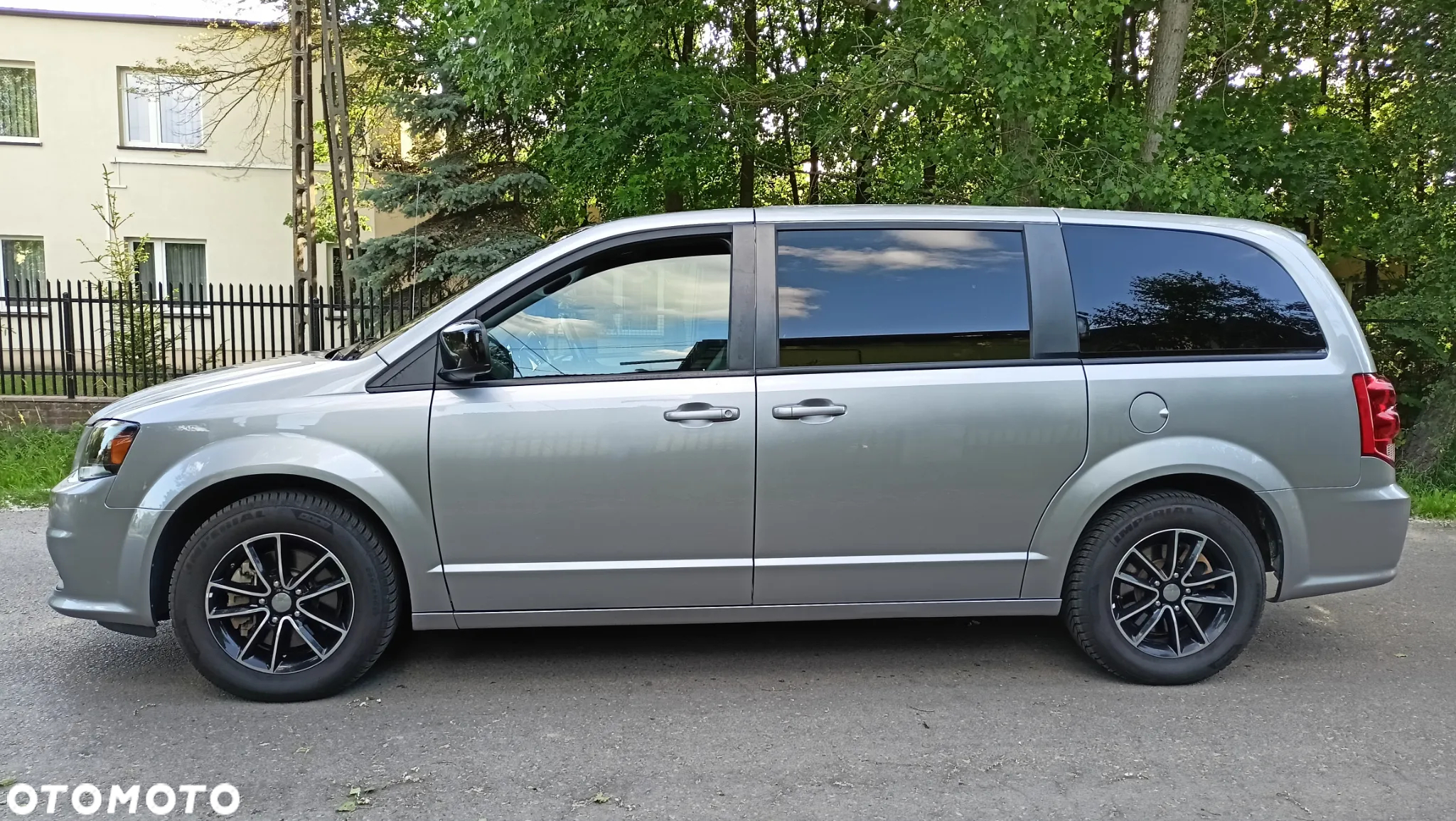 Dodge Grand Caravan - 5