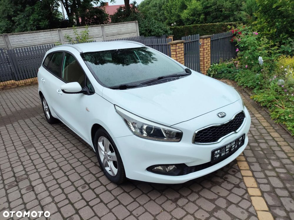 Kia Ceed - 4
