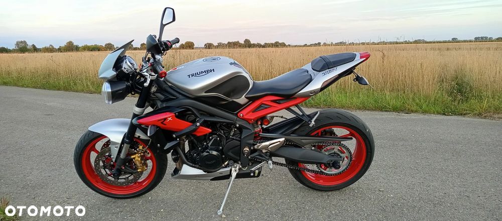 Triumph Street Triple - 8