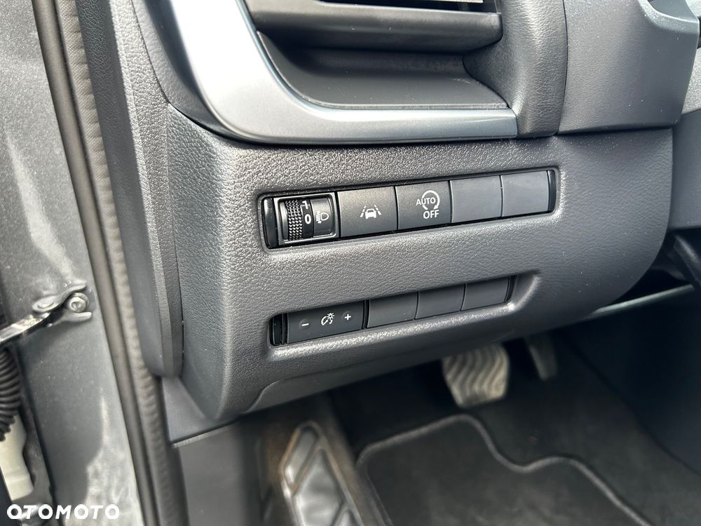 Nissan Qashqai 1.3 DIG-T MHEV Xtronic N-Connecta - 31
