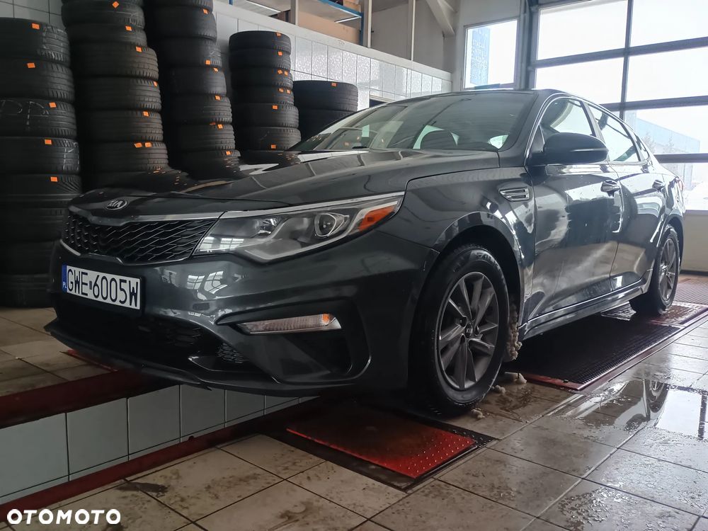 Kia Optima - 17