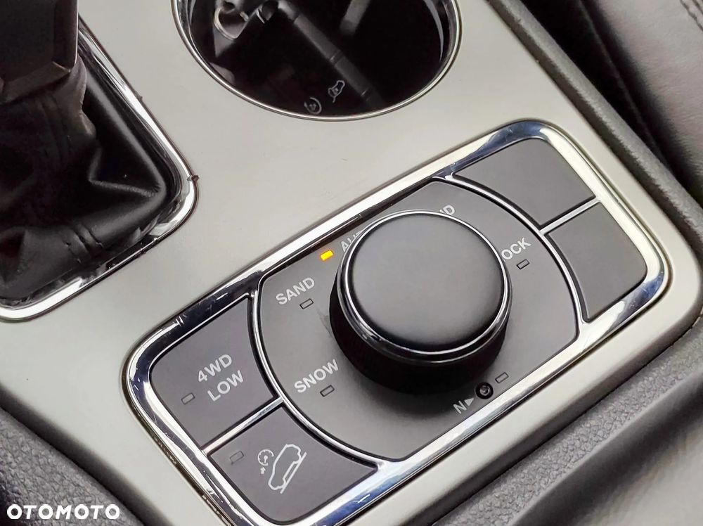 Jeep Grand Cherokee - 19