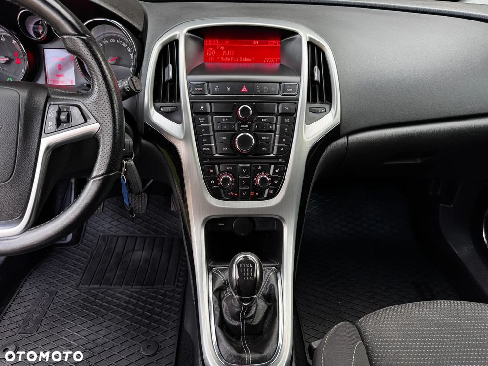 Opel Astra 1.6 Turbo Edition - 12