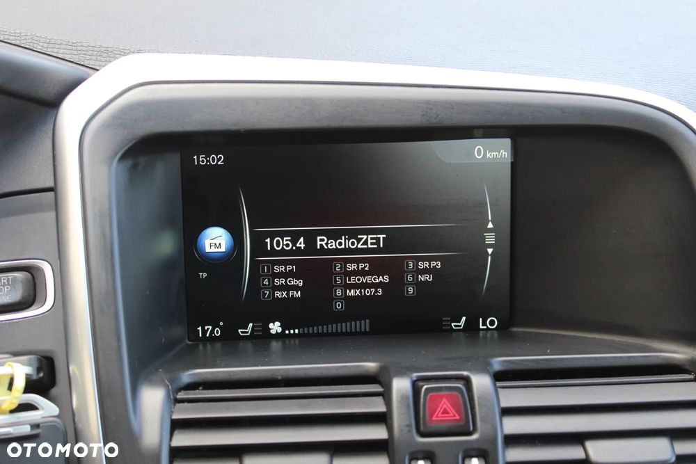 Volvo XC 60 D4 AWD R-Design Summum - 17