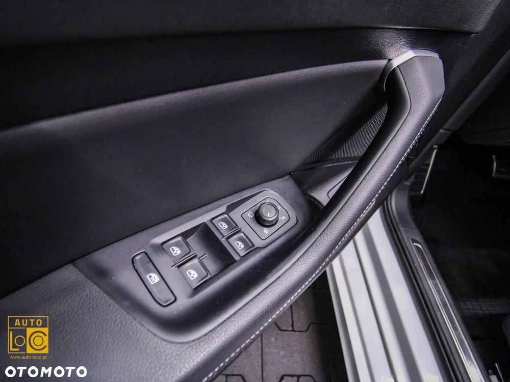 Volkswagen Passat 2.0 TDI SCR 4Motion DDG Highline - 34