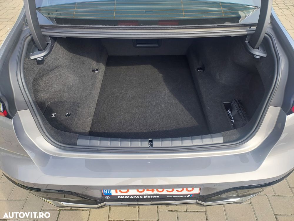 BMW Seria 7 - 8