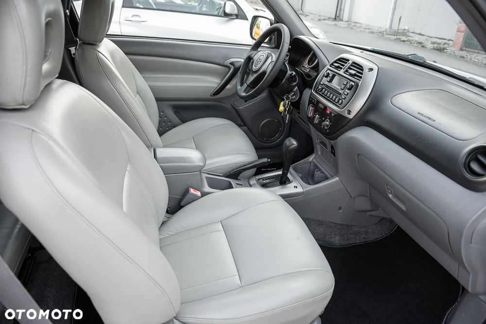 Toyota RAV4 - 13