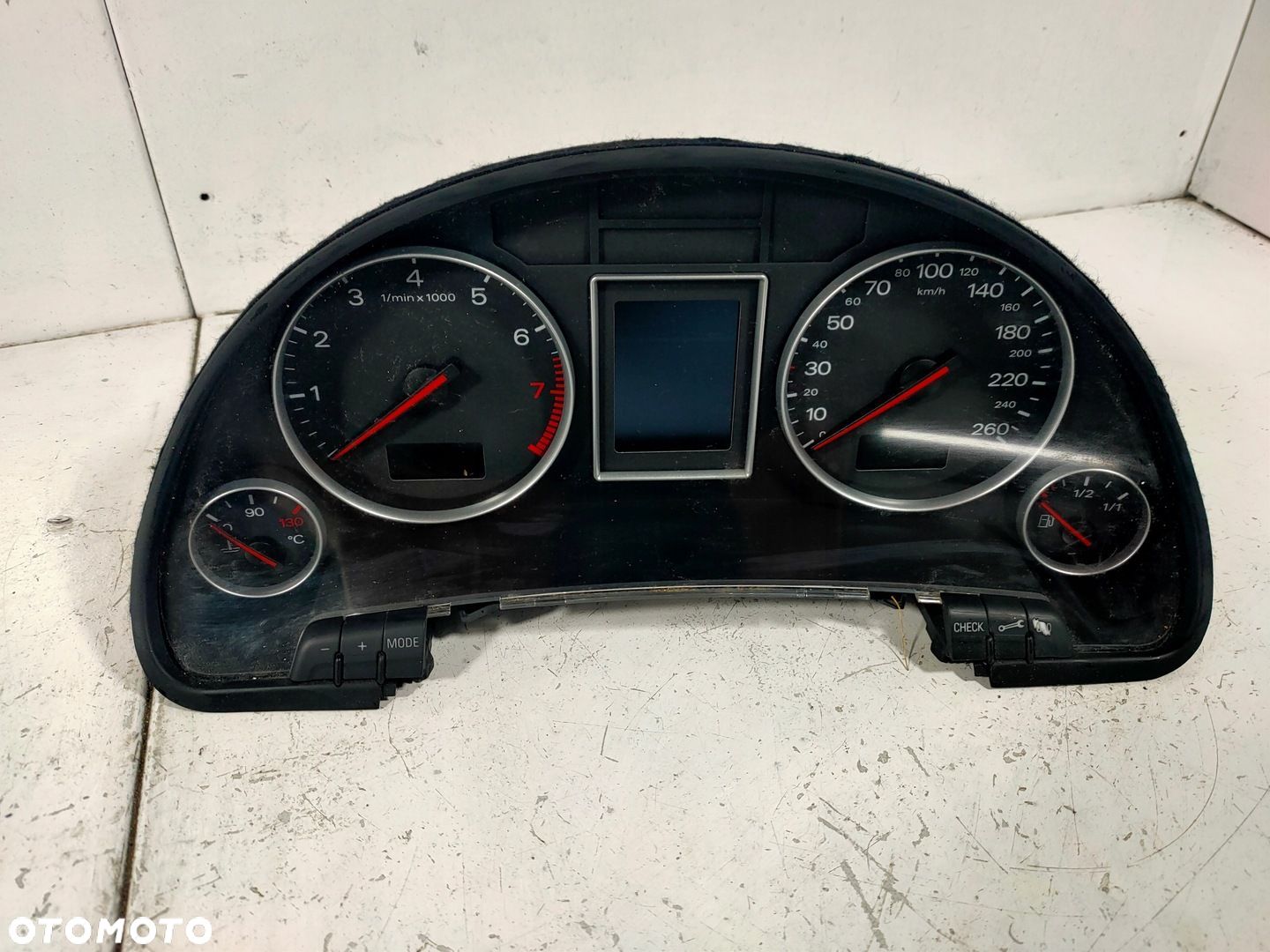 LICZNIK AUDI A4 B6 2.0B ALT AUTOMAT 8E0920900FX - 1