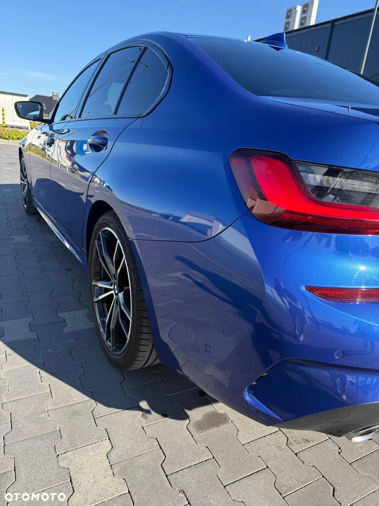 BMW Seria 3 320d mHEV - 11
