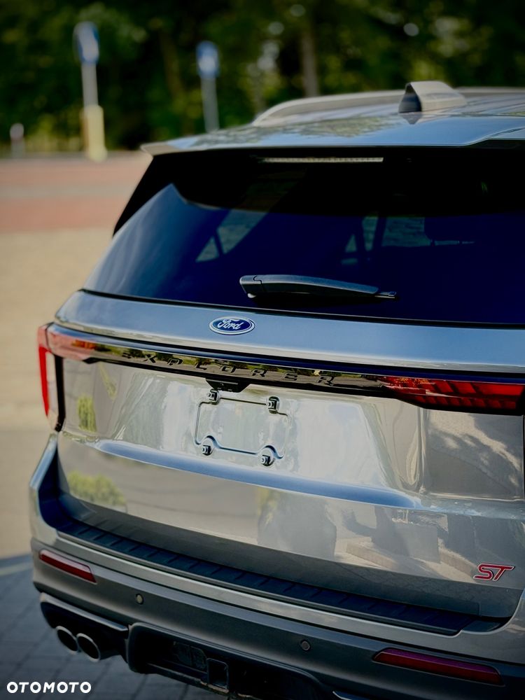 Ford Explorer - 4