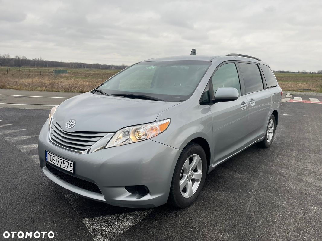 Toyota Sienna 3.5 V6 - 1