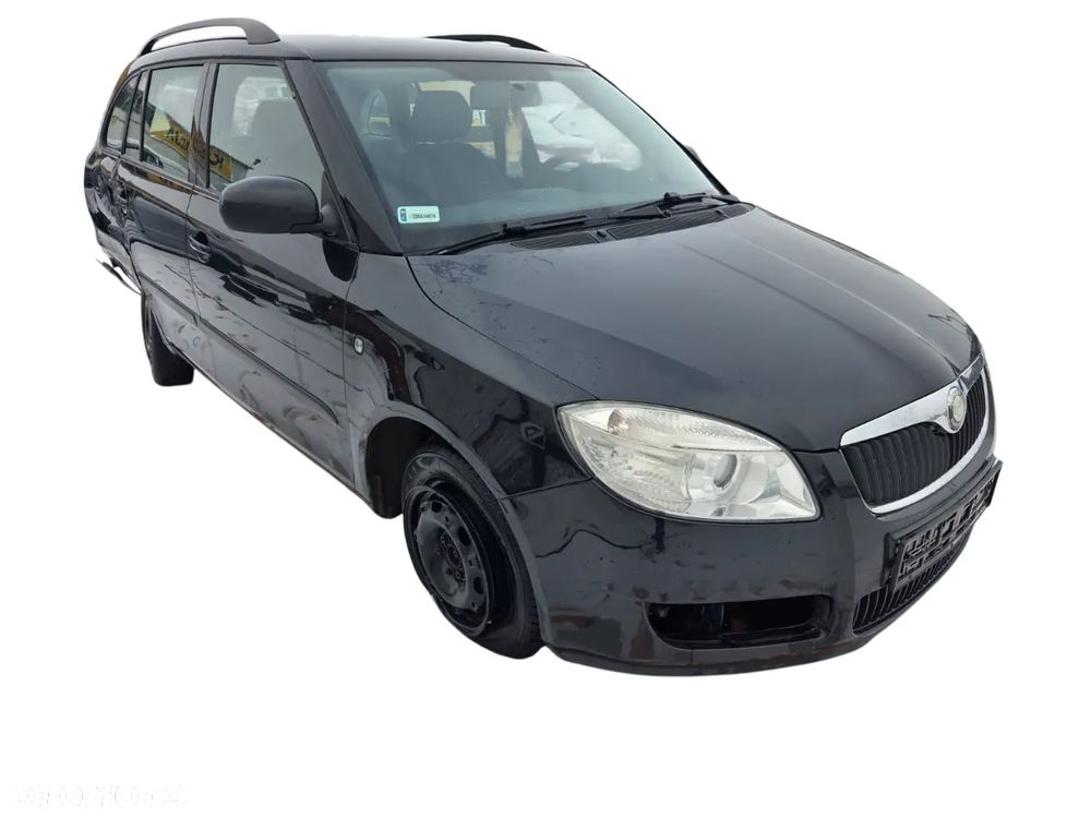 Skoda Fabia Kombi 2008 Silnik 1.4i 16V (BXW) 85 KM (63 kW) 9910 Na części silnik, maska,  drzwi, błotnik, lampa - 4