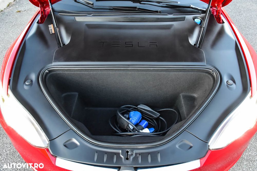 Tesla Model S - 11