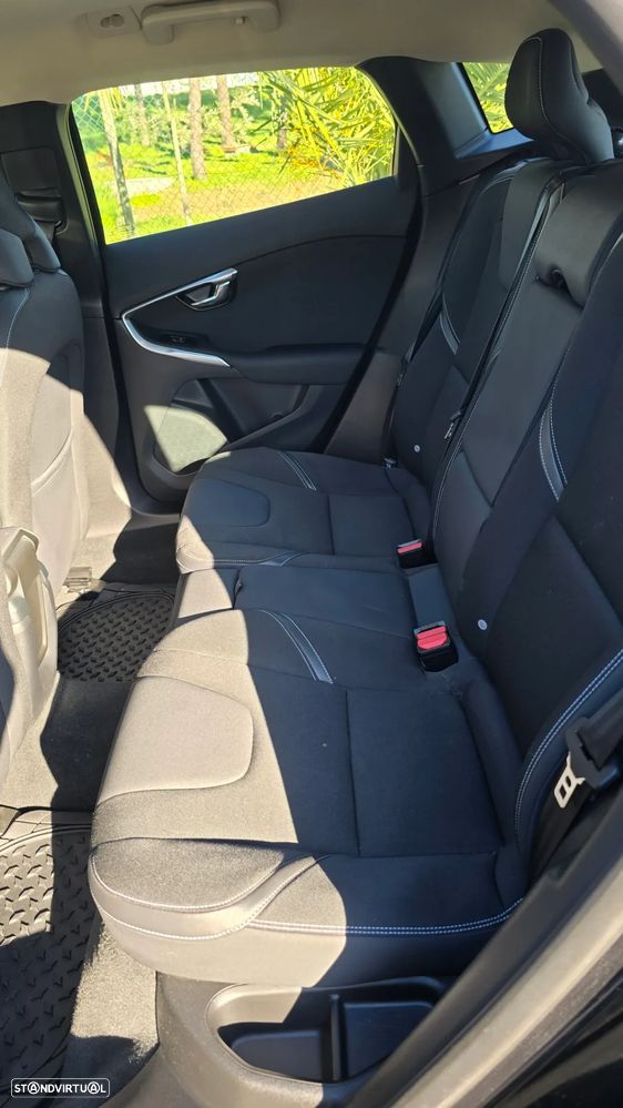 Volvo V40 D2 Momentum - 12